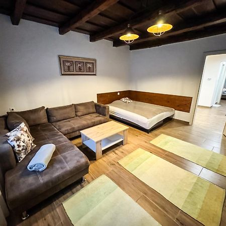 Dreko Panzio & Borbisztro Bed and Breakfast Győrújbarát Buitenkant foto