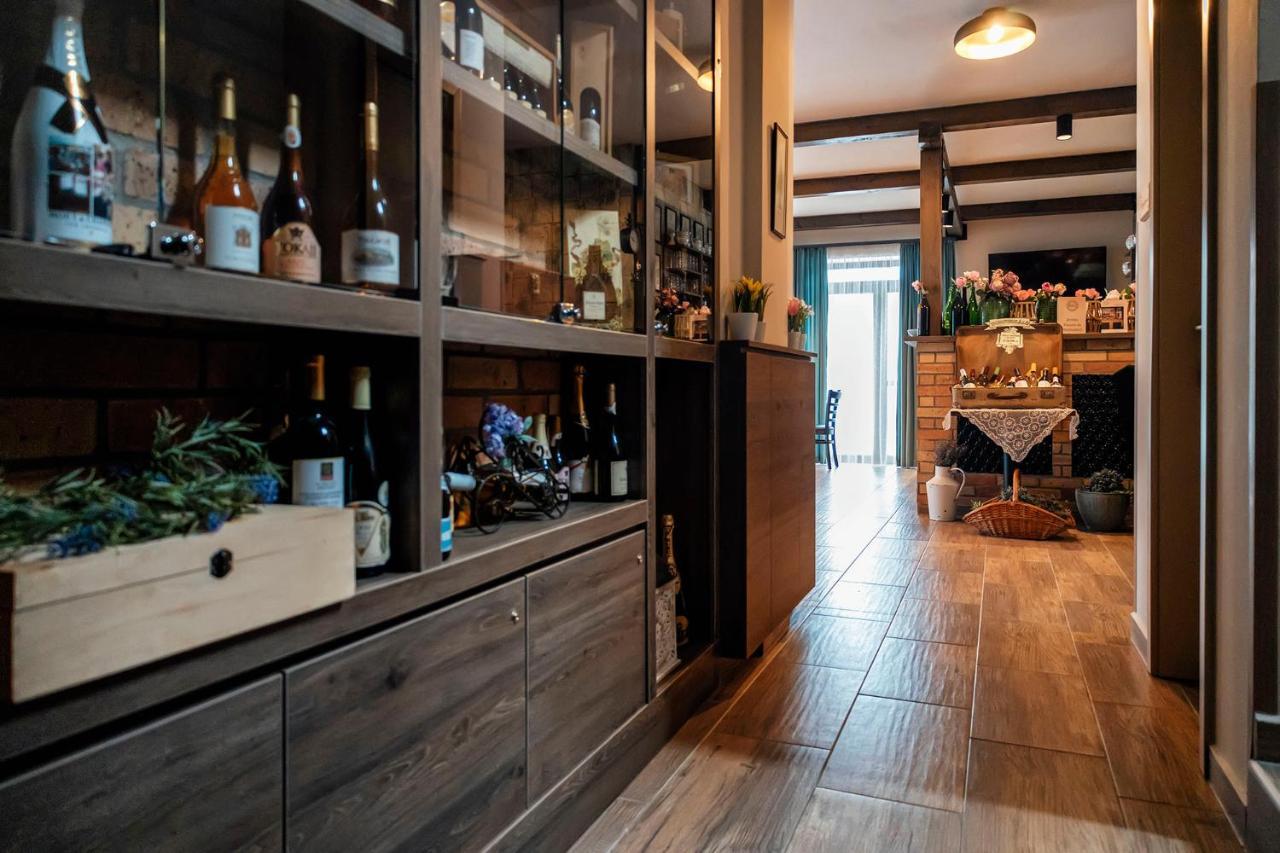 Dreko Panzio & Borbisztro Bed and Breakfast Győrújbarát Buitenkant foto