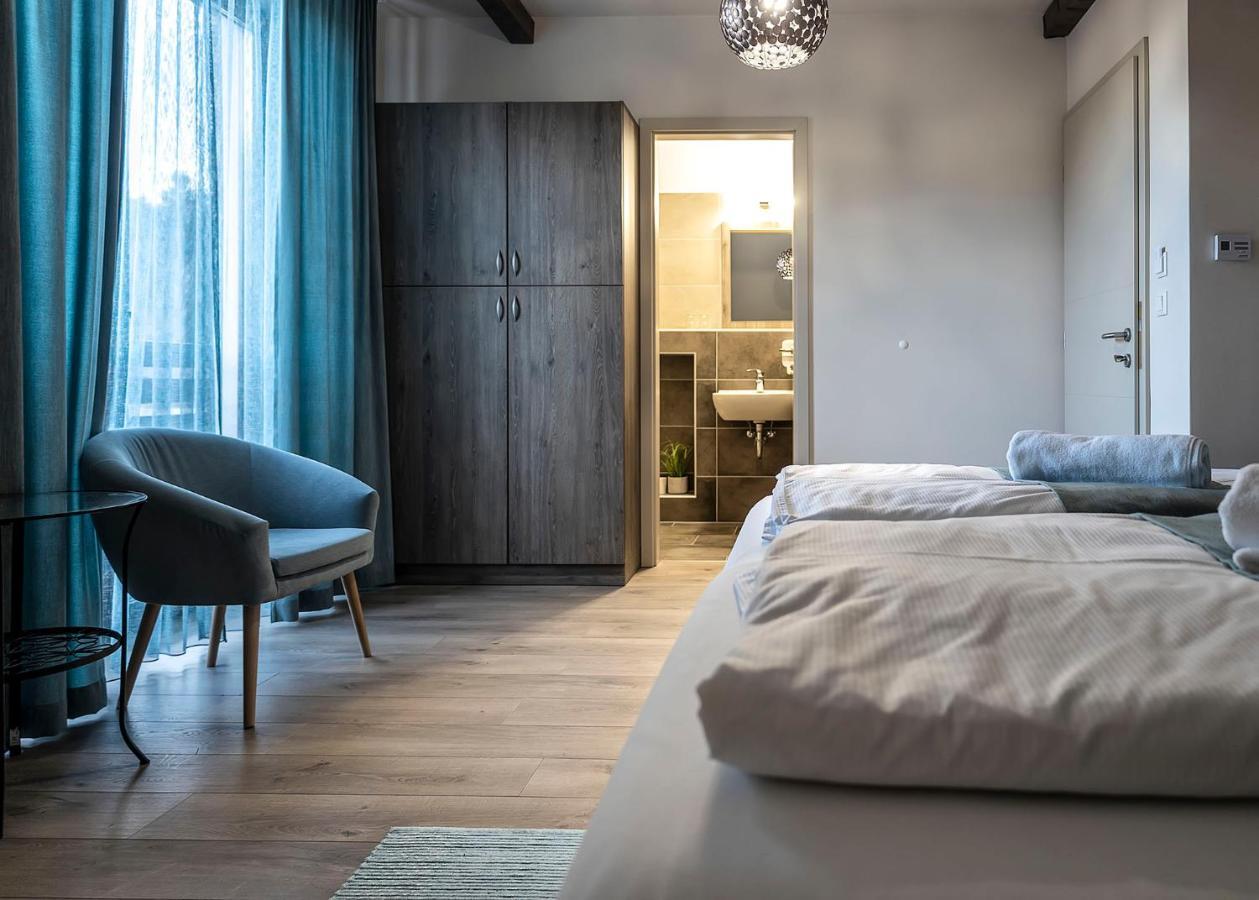 Dreko Panzio & Borbisztro Bed and Breakfast Győrújbarát Buitenkant foto