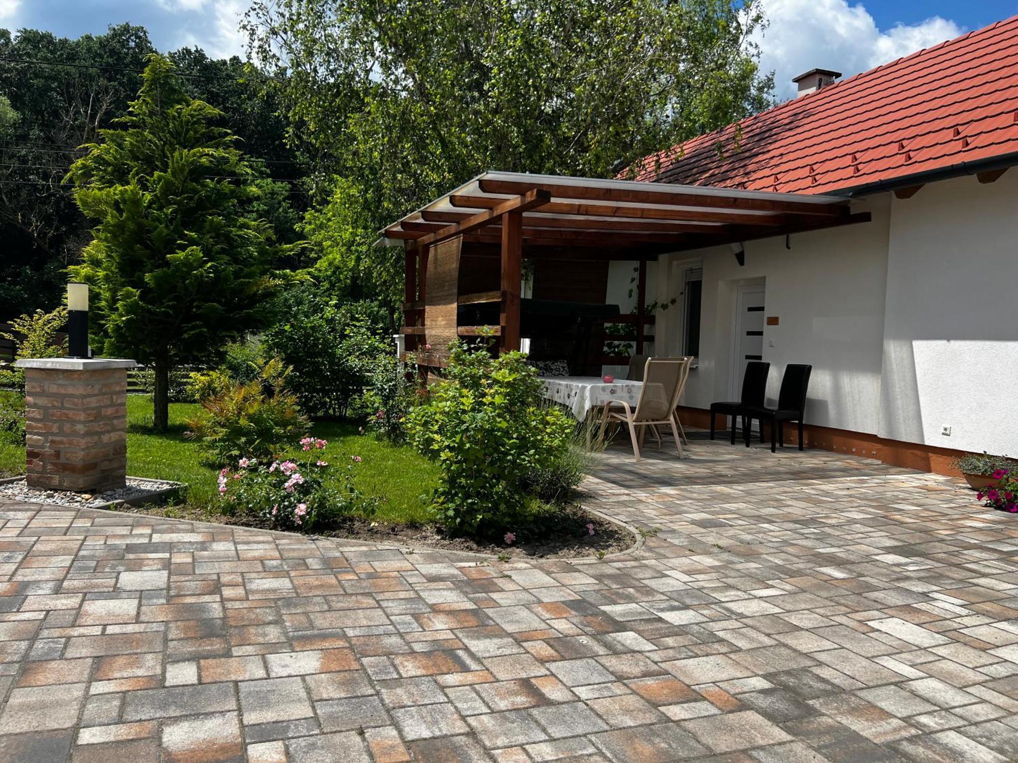 Dreko Panzio & Borbisztro Bed and Breakfast Győrújbarát Buitenkant foto
