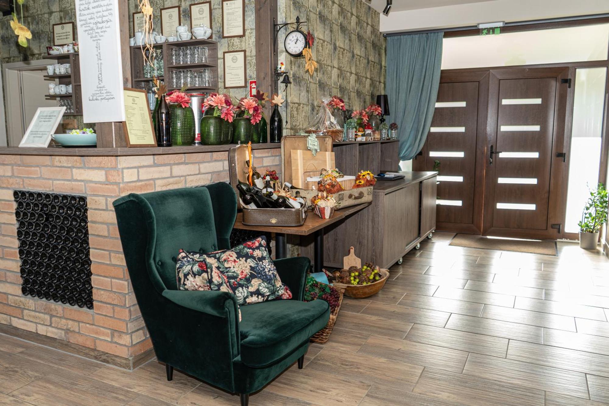 Dreko Panzio & Borbisztro Bed and Breakfast Győrújbarát Buitenkant foto