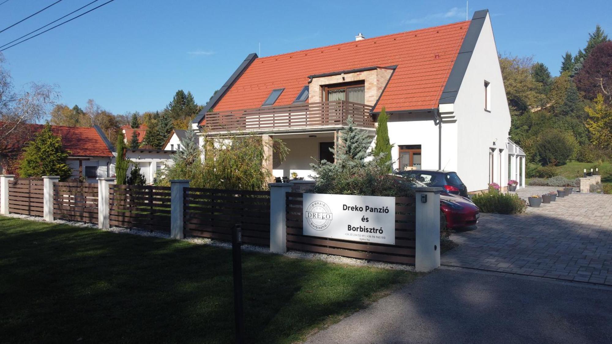 Dreko Panzio & Borbisztro Bed and Breakfast Győrújbarát Buitenkant foto