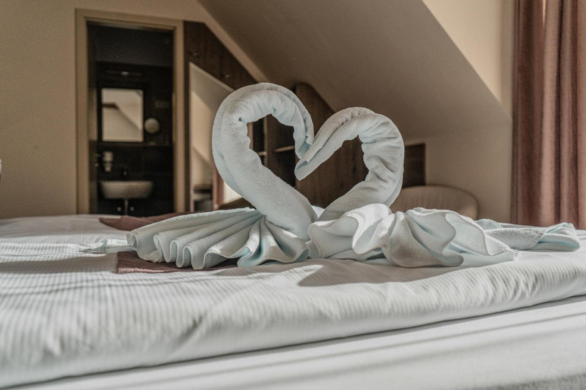 Dreko Panzio & Borbisztro Bed and Breakfast Győrújbarát Buitenkant foto