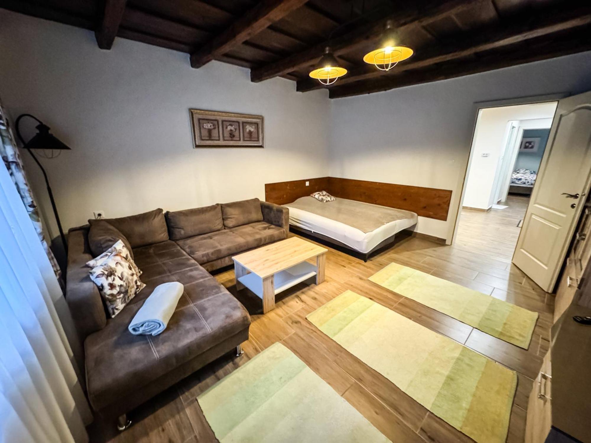 Dreko Panzio & Borbisztro Bed and Breakfast Győrújbarát Buitenkant foto
