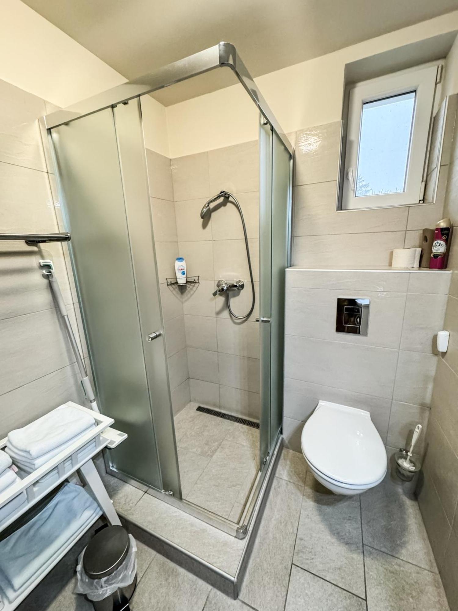 Dreko Panzio & Borbisztro Bed and Breakfast Győrújbarát Buitenkant foto