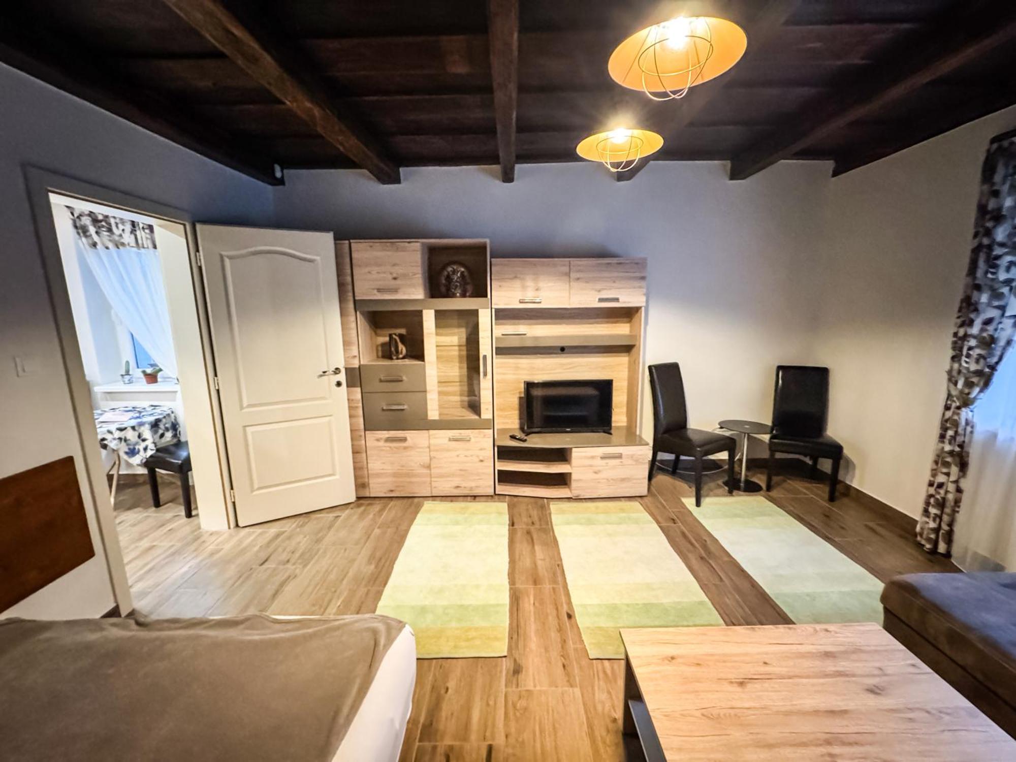 Dreko Panzio & Borbisztro Bed and Breakfast Győrújbarát Buitenkant foto